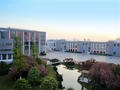 學(xué)校環(huán)境